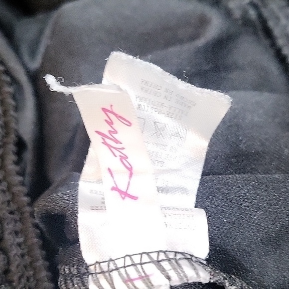 Kathy AQUA LACE SHORTS SIZE SMALL - Picture 5 of 5